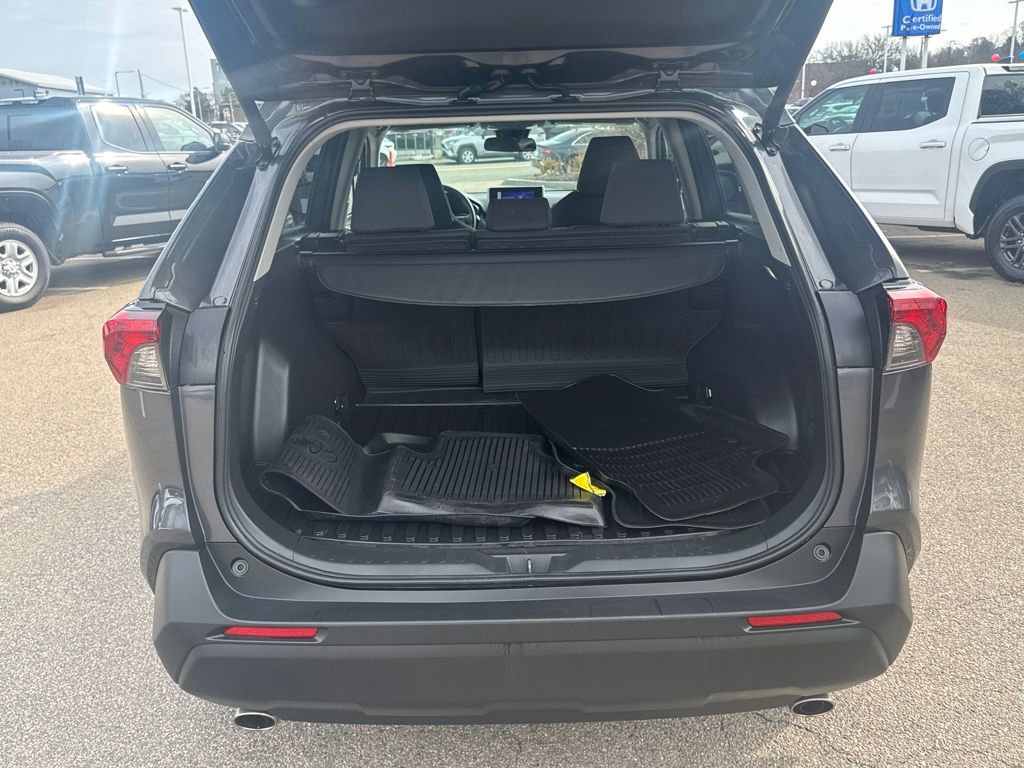 Used 2025 Toyota RAV4 XLE w/ Convenience Package image 7