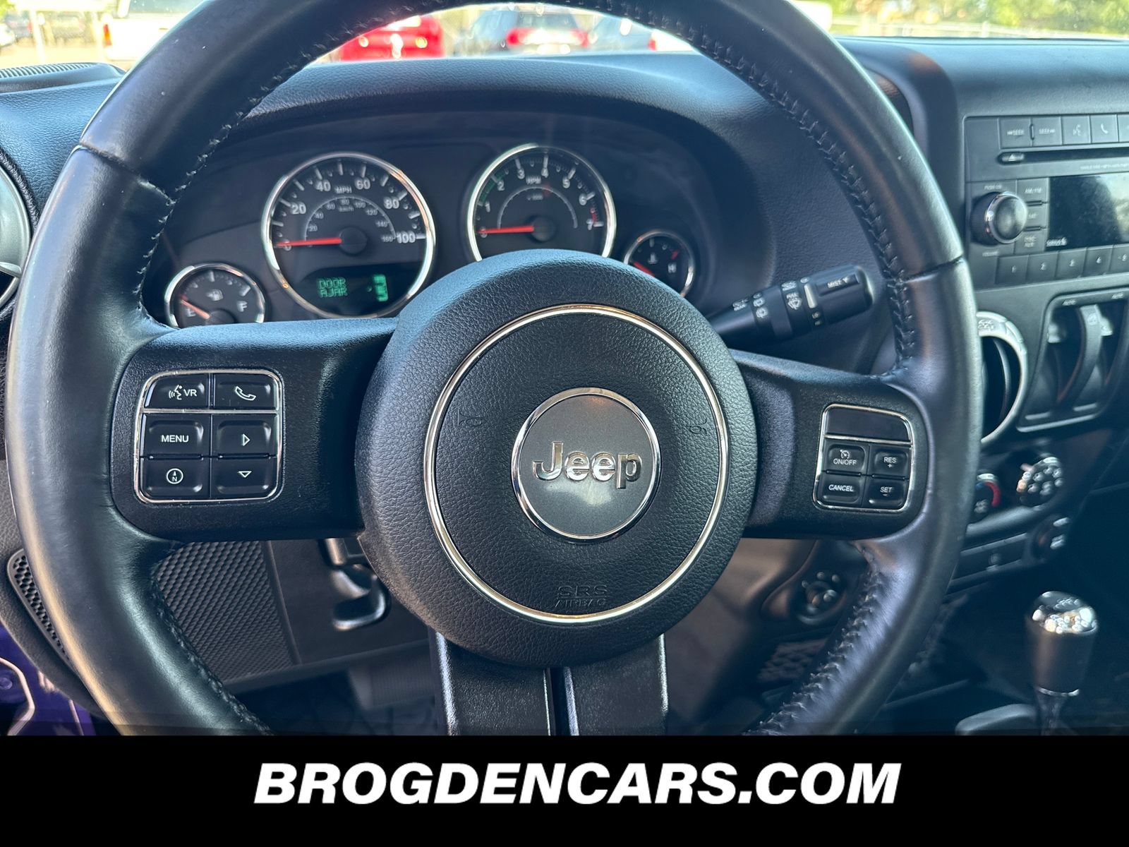 Used 2017 Jeep Wrangler Sahara w/ Connectivity Group AWD/4WD image 4