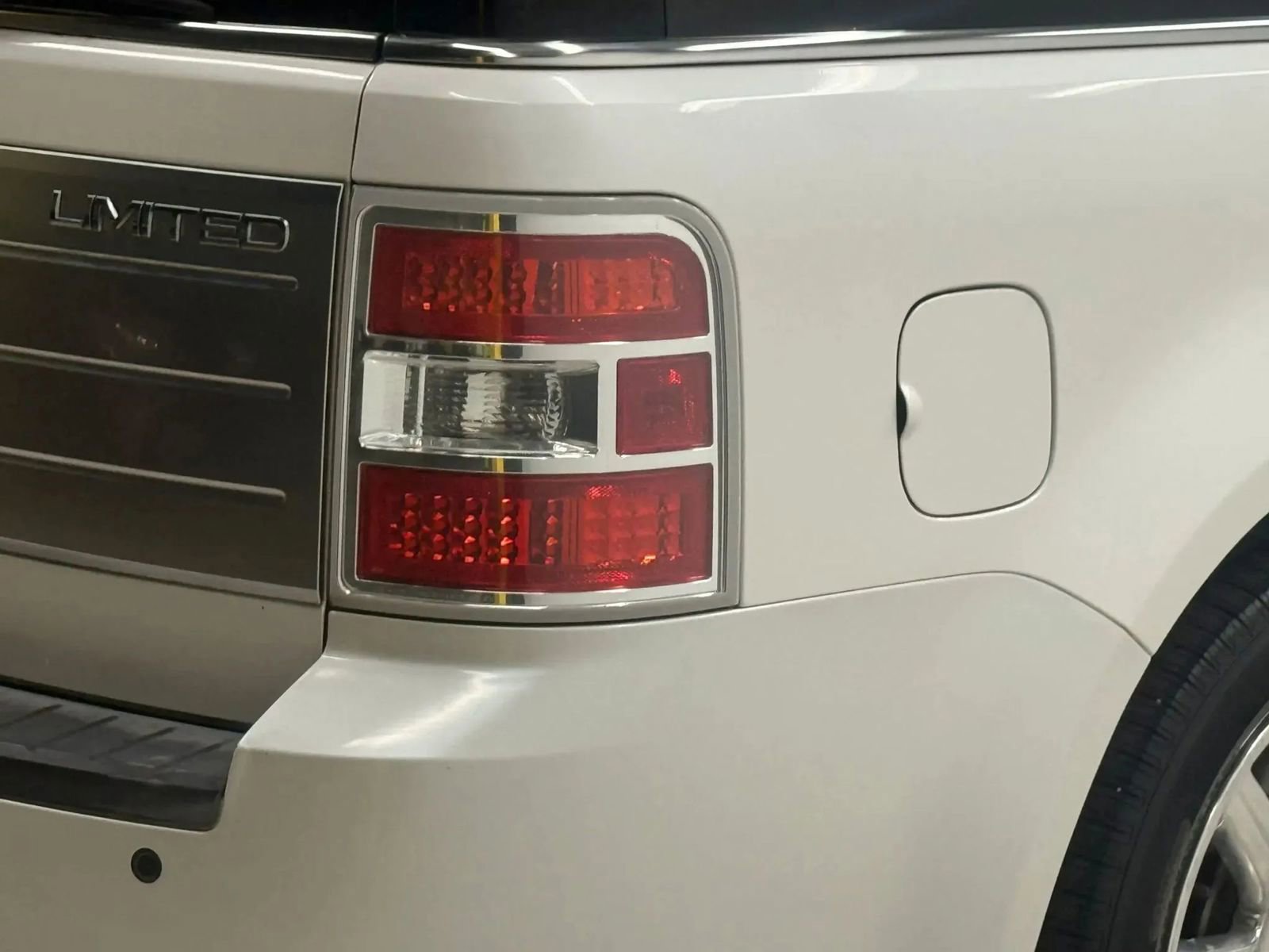 Used 2009 Ford Flex Limited image 10