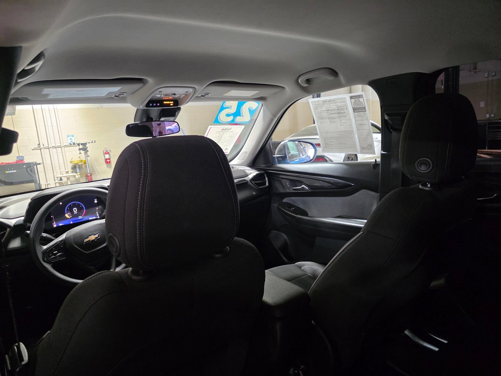 Used 2025 Chevrolet TrailBlazer LS FWD image 15