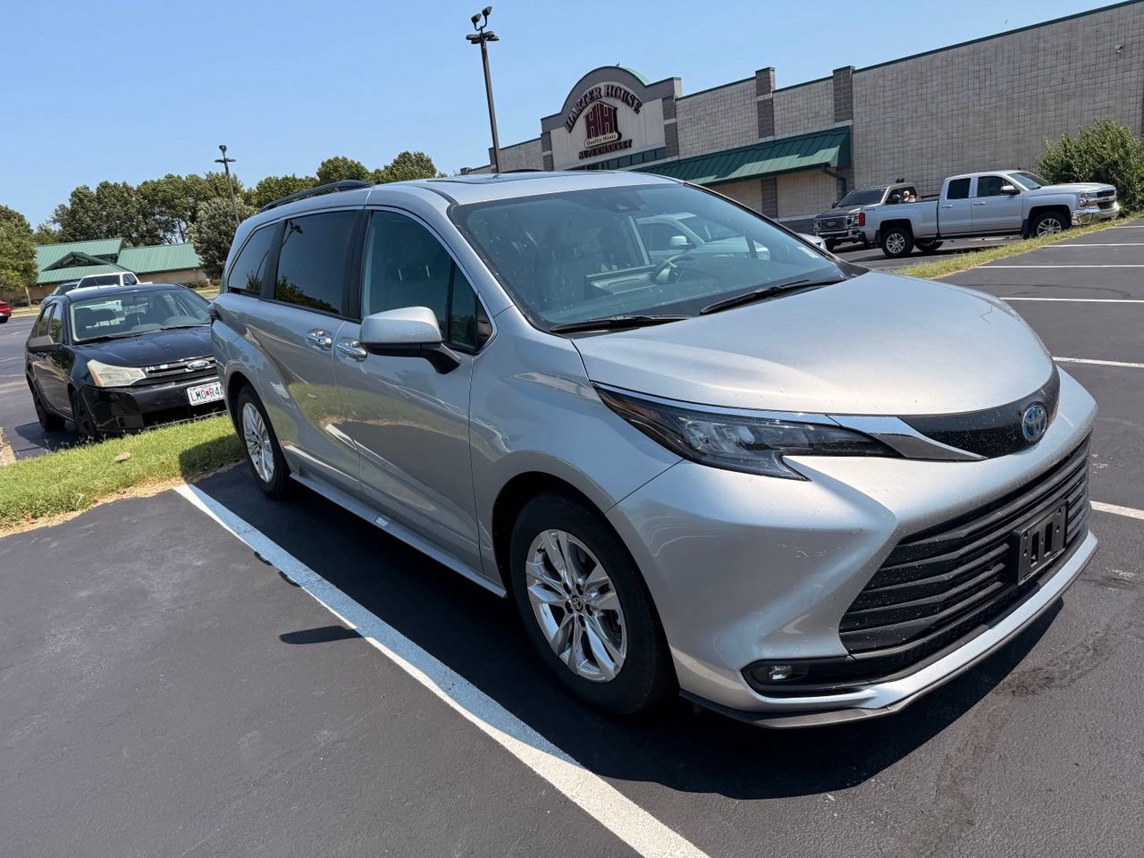 Used 2025 Toyota Sienna XLE w/ XLE Plus Package