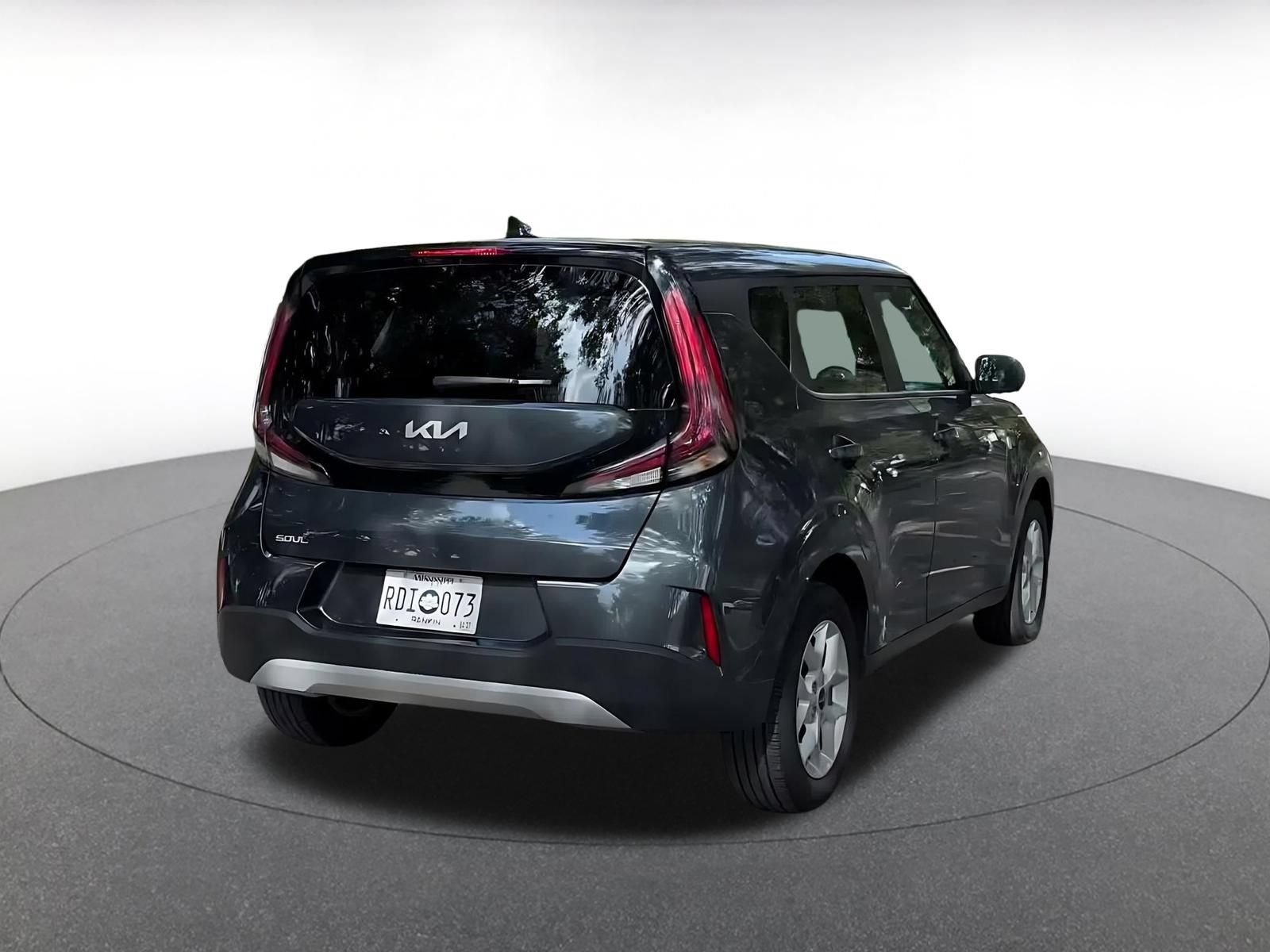 Used 2025 Kia Soul LX w/ LX Technology Package FWD image 13