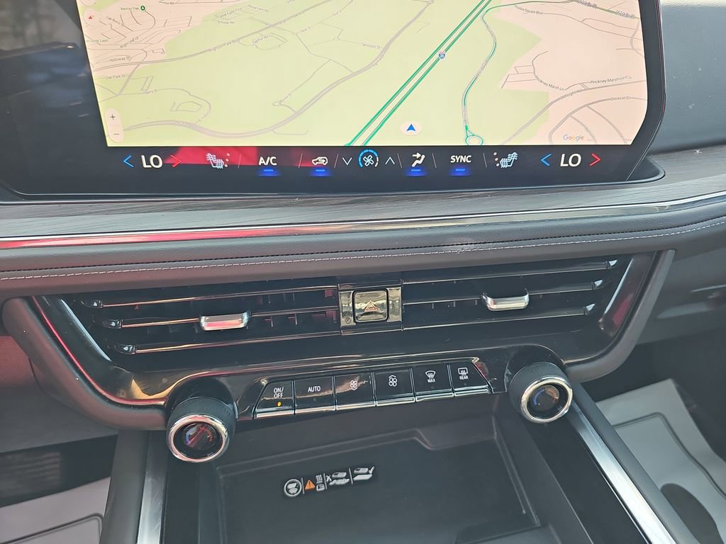 Used 2025 Chevrolet Suburban Z71 image 29