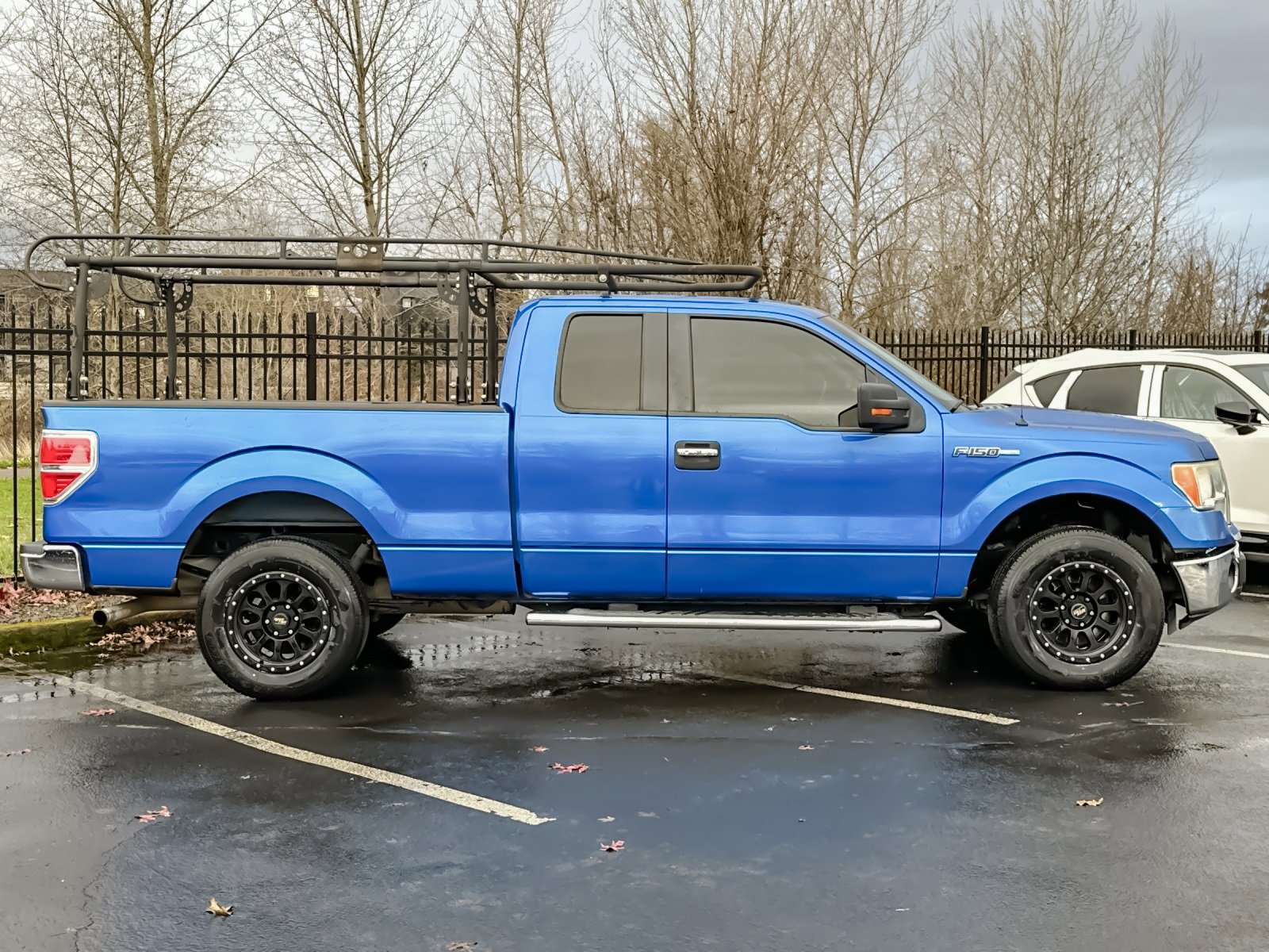 Used 2014 Ford F150 XLT w/ XLT Chrome Package image 3