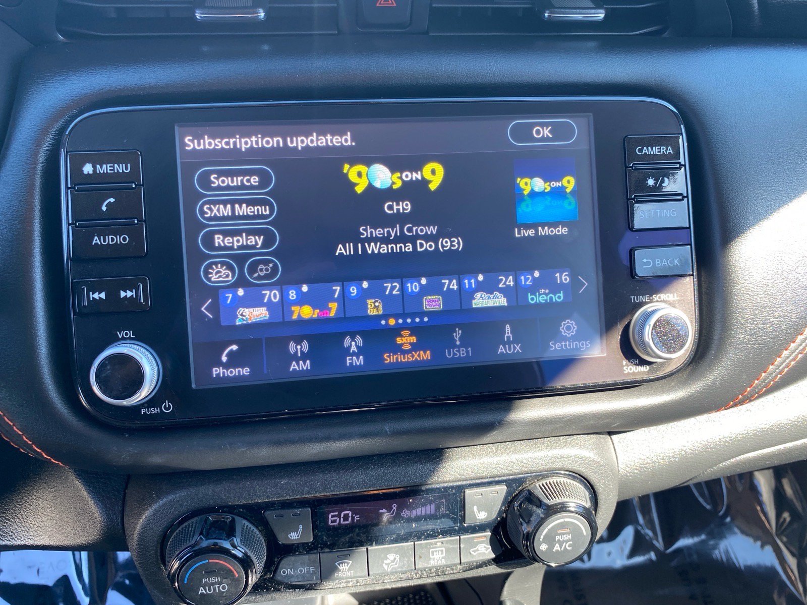 Used 2023 Nissan Kicks SR w/ SR Premium Package FWD image 21