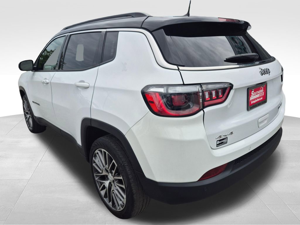 Used 2023 Jeep Compass Limited w/ Elite Group AWD/4WD image 4