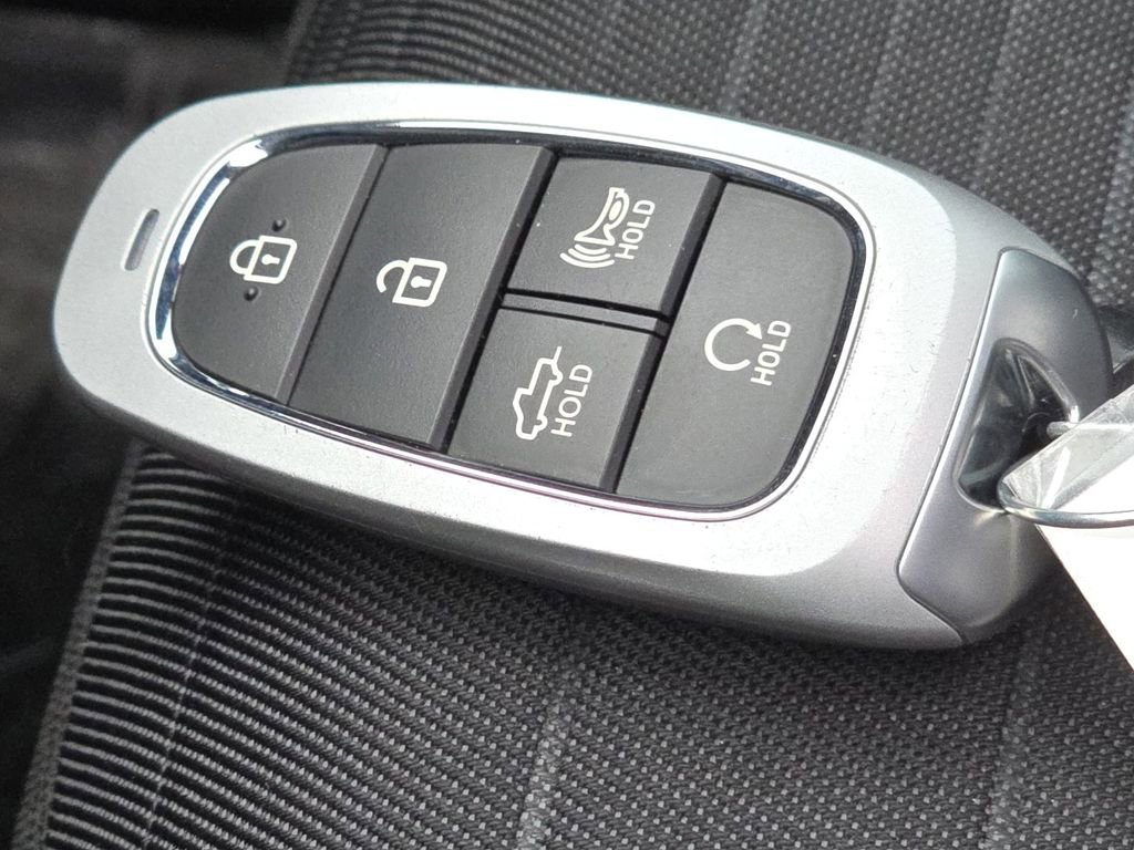 Used 2022 Hyundai Santa Cruz SEL Premium w/ Cargo Package image 34