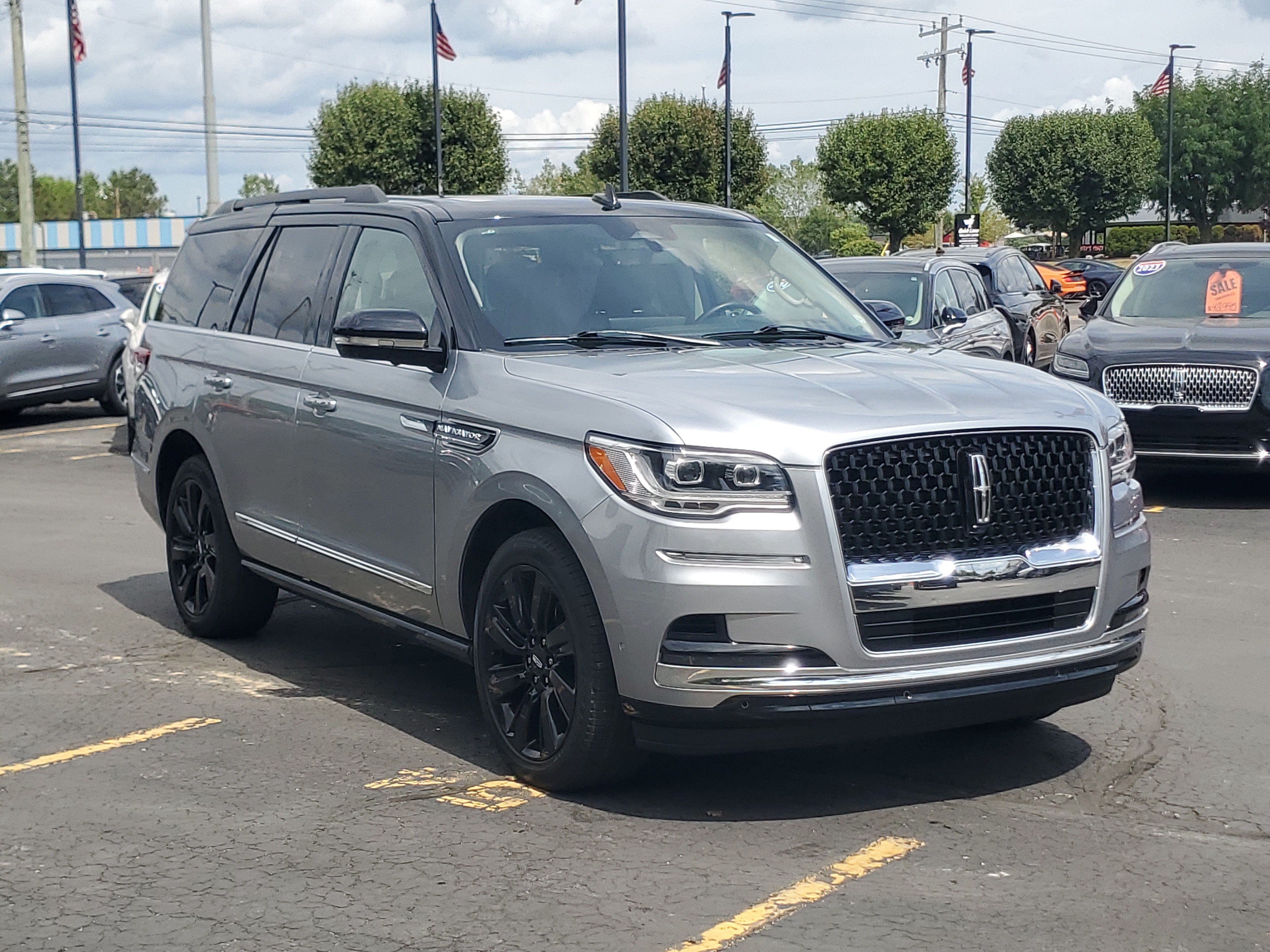 Used 2024 Lincoln Navigator Black Label AWD/4WD image 1