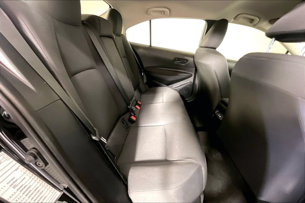 Used 2025 Toyota Corolla LE FWD image 35