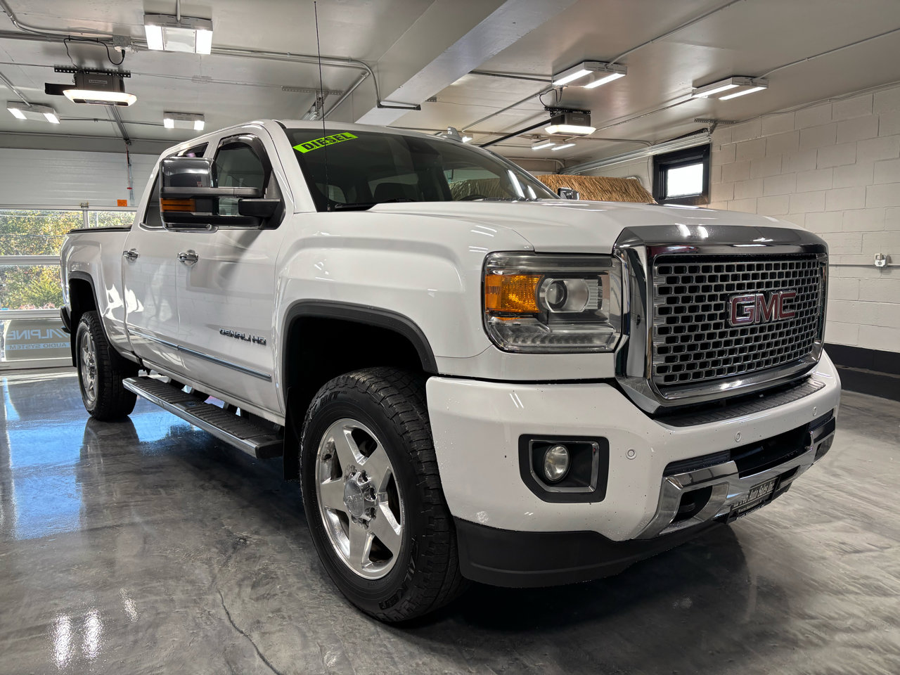 Used 2015 GMC Sierra 3500 Denali w/ Duramax Plus Package image 3