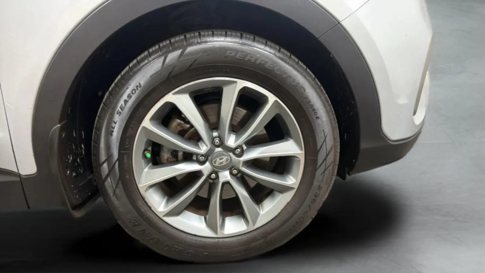 Used 2017 Hyundai Santa Fe SE FWD image 26