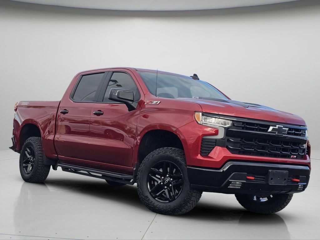 Used 2024 Chevrolet Silverado 1500 LT Trail Boss w/ Convenience Package II image 2