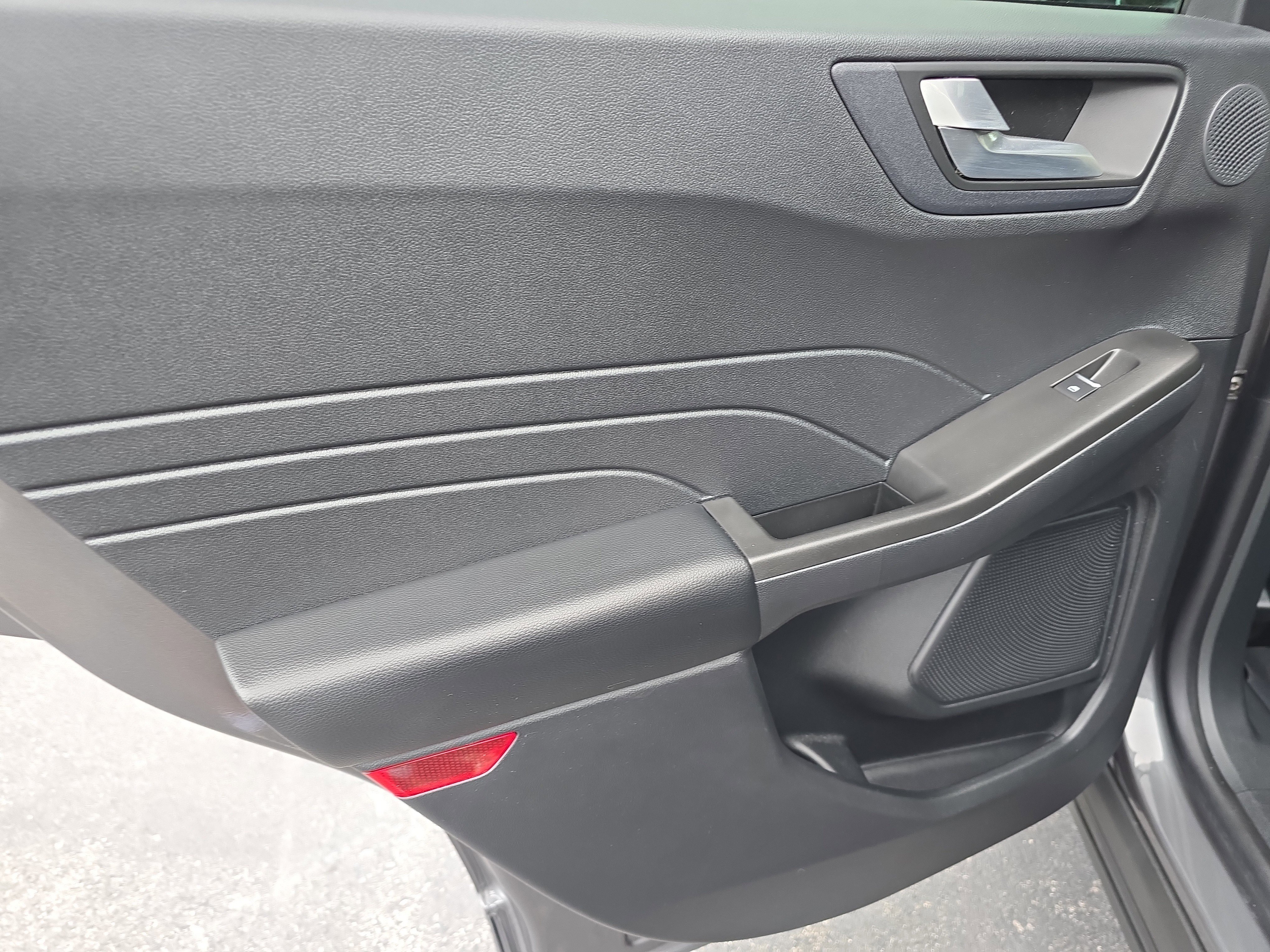 Used 2021 Ford Escape Titanium image 17