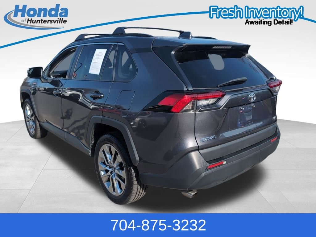 Used 2019 Toyota RAV4 XLE Premium image 5
