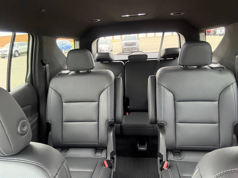 Used 2025 Chevrolet Traverse LT AWD/4WD image 26