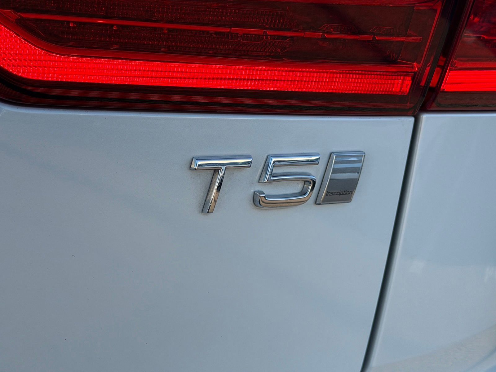 Used 2020 Volvo XC60 T5 Inscription w/ Protection Package Premier image 13