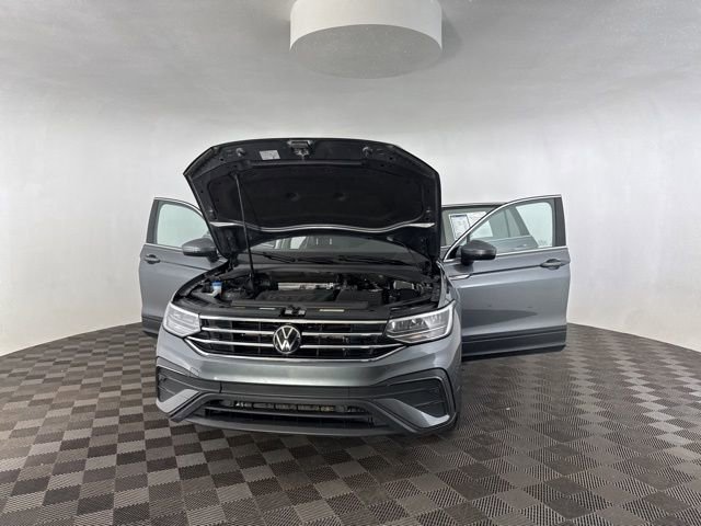Used 2024 Volkswagen Tiguan SE image 14