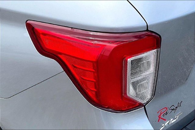 Used 2023 Ford Explorer XLT w/ Equipment Group 202A AWD/4WD image 23