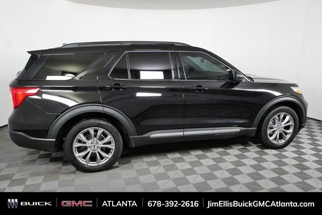 Used 2022 Ford Explorer XLT w/ Equipment Group 202A image 2