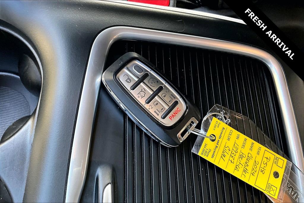 Used 2024 Chrysler Pacifica Touring-L image 34