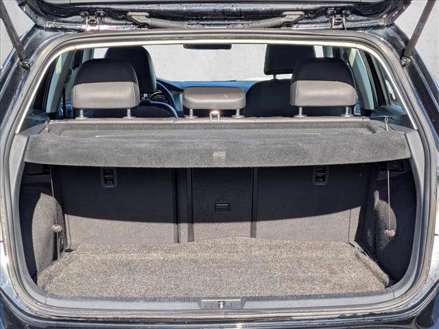 Used 2015 Volkswagen Golf SE image 6