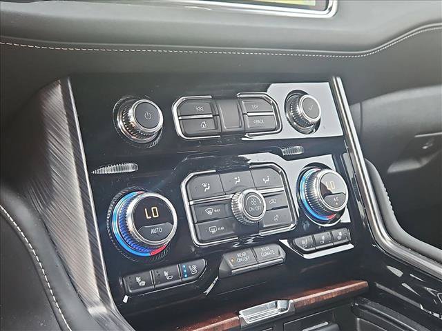 Used 2024 GMC Yukon Denali Ultimate AWD/4WD image 15
