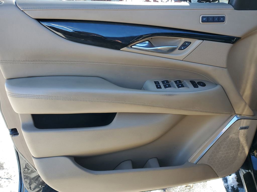 Used 2018 Cadillac Escalade ESV Platinum image 22