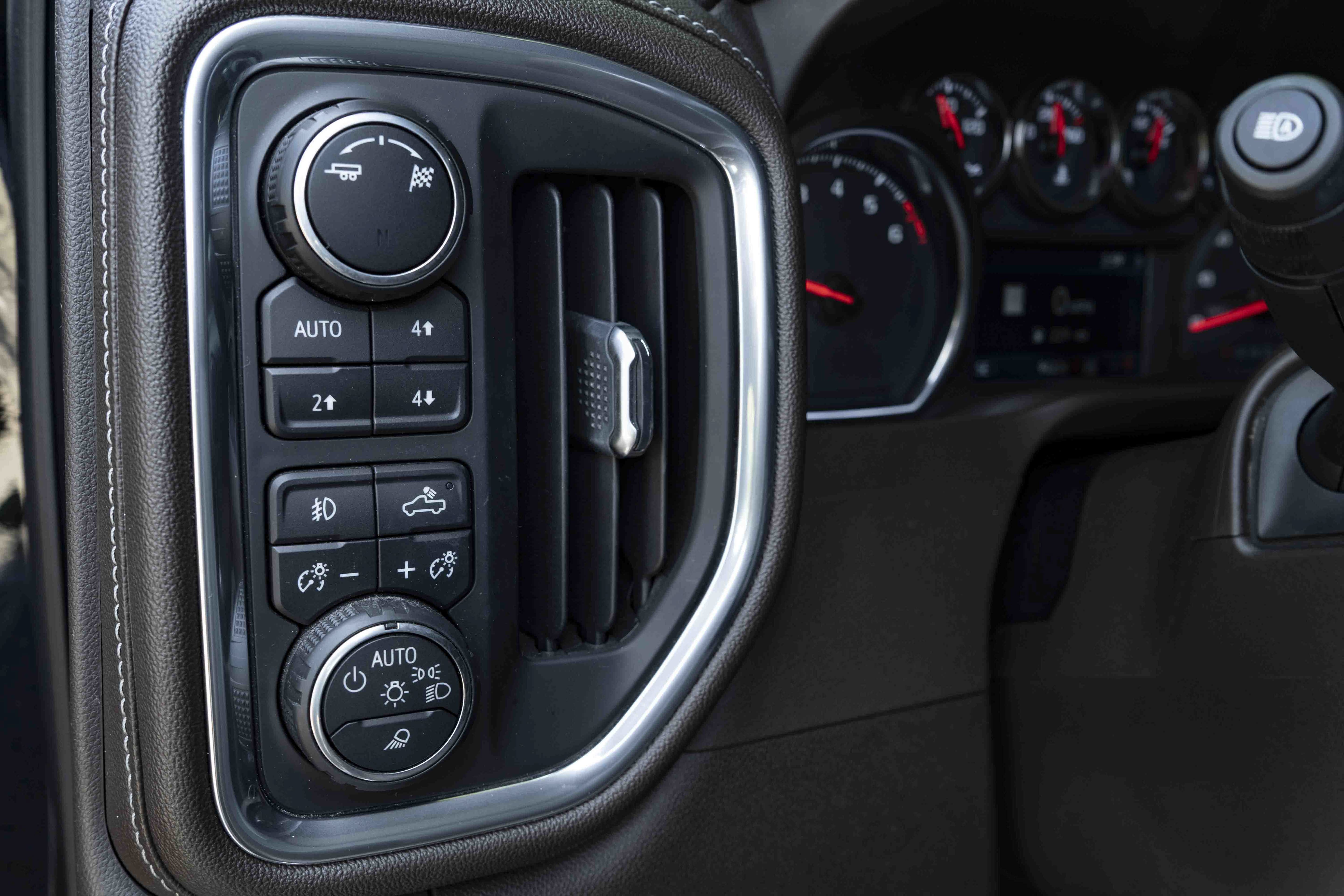 Used 2019 Chevrolet Silverado 1500 LTZ w/ LTZ Texas Edition AWD/4WD image 40