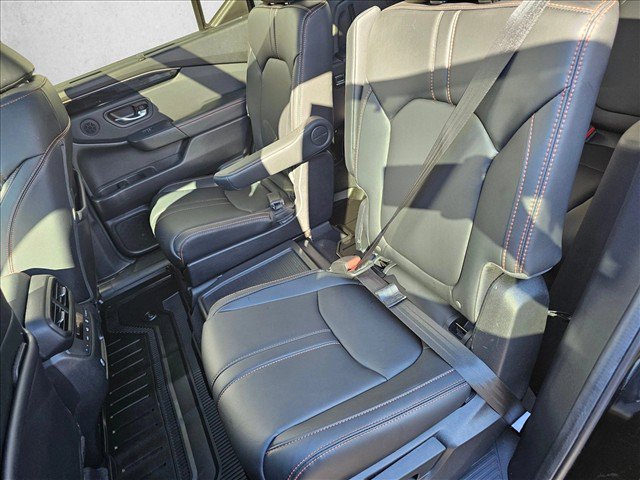 Used 2025 Honda Pilot TrailSport image 19