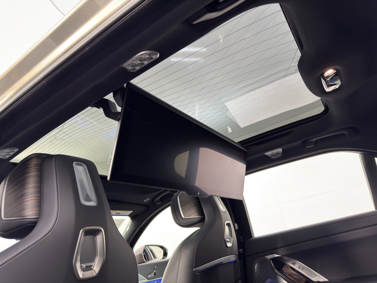 Used 2023 BMW i7 xDrive60 image 12