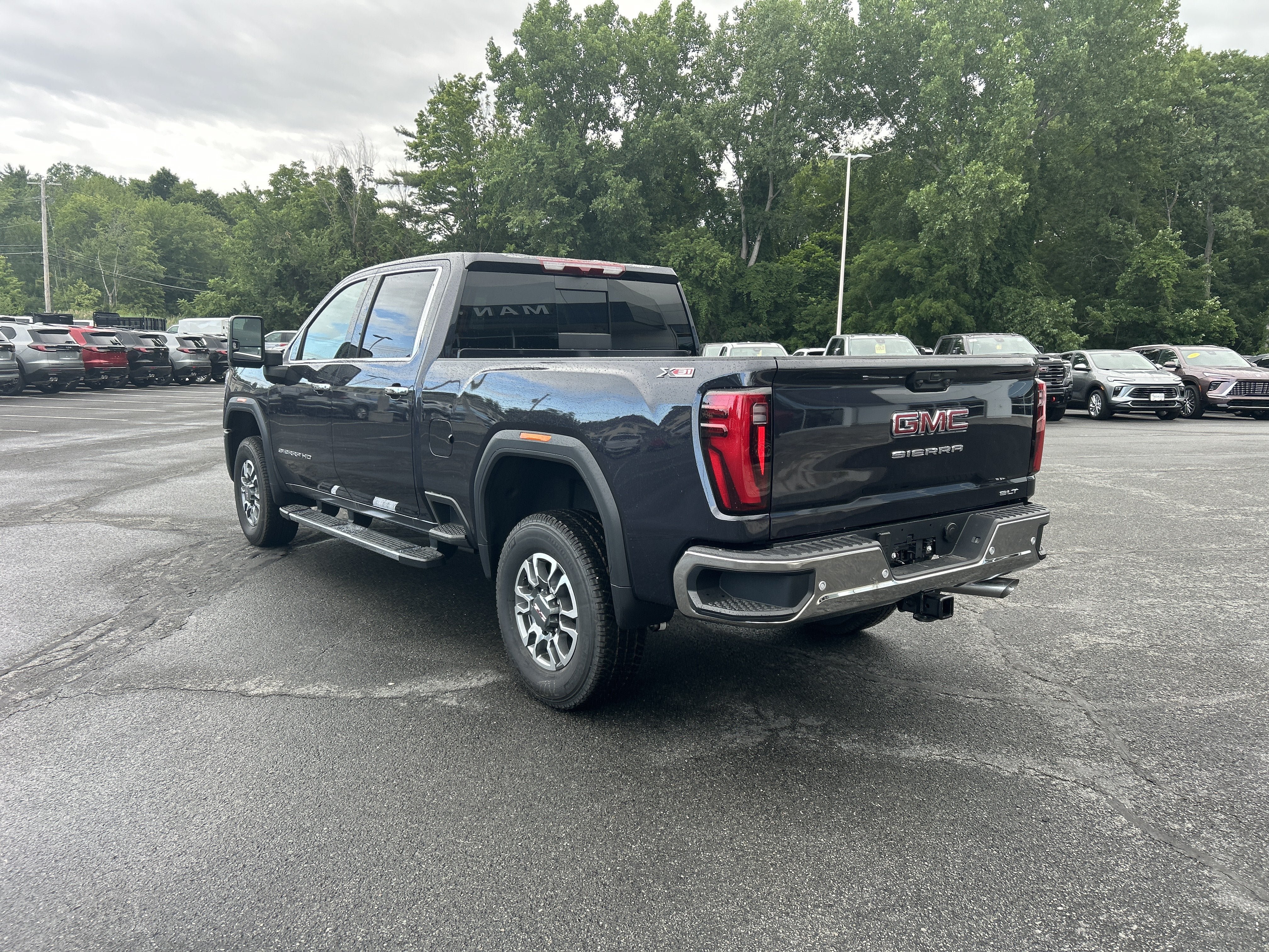 New 2026 GMC Sierra 2500 SLT w/ SLT Premium Package AWD/4WD image 10