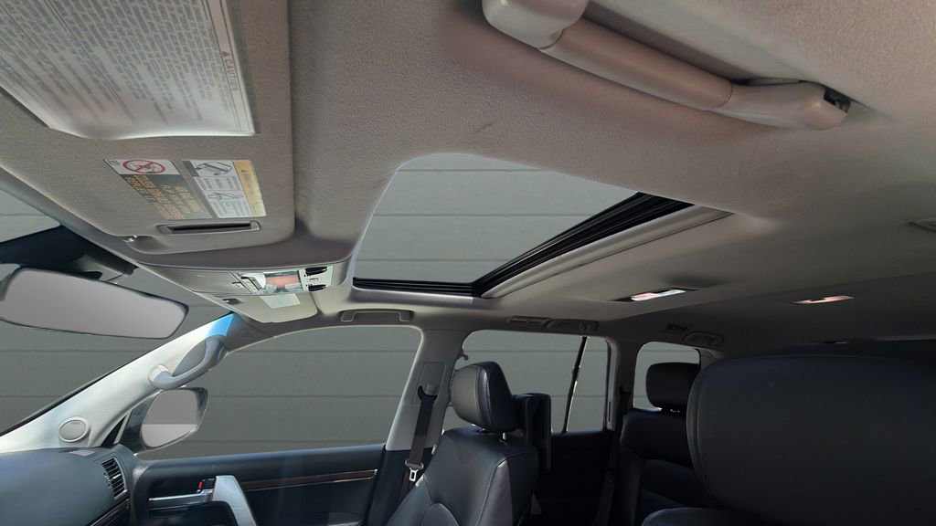 Used 2016 Toyota Land Cruiser w/ Four Season Floor Mat Package AWD/4WD image 24