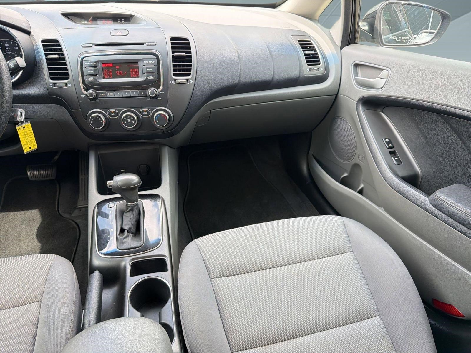 Used 2017 Kia Forte LX image 25