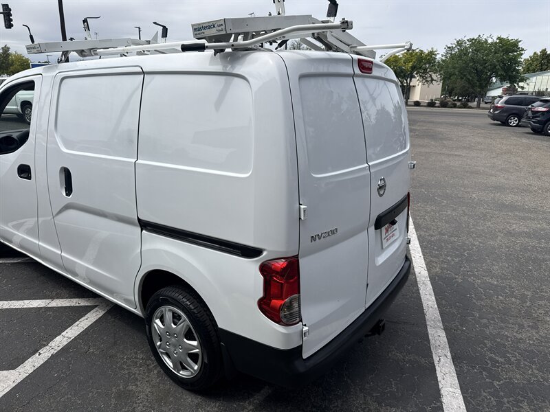 Used 2014 Nissan NV200 FWD image 7