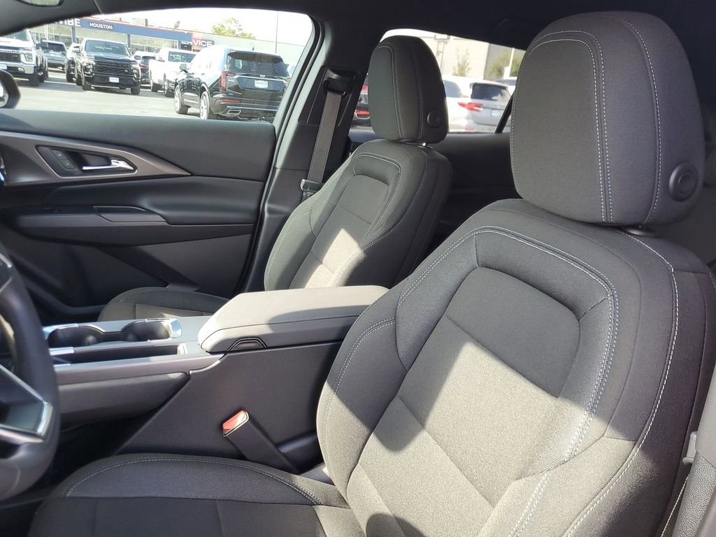 New 2026 Chevrolet Equinox EV LT image 18