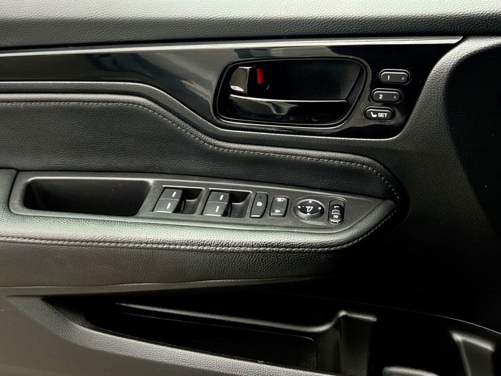 Used 2022 Honda Odyssey Touring image 11