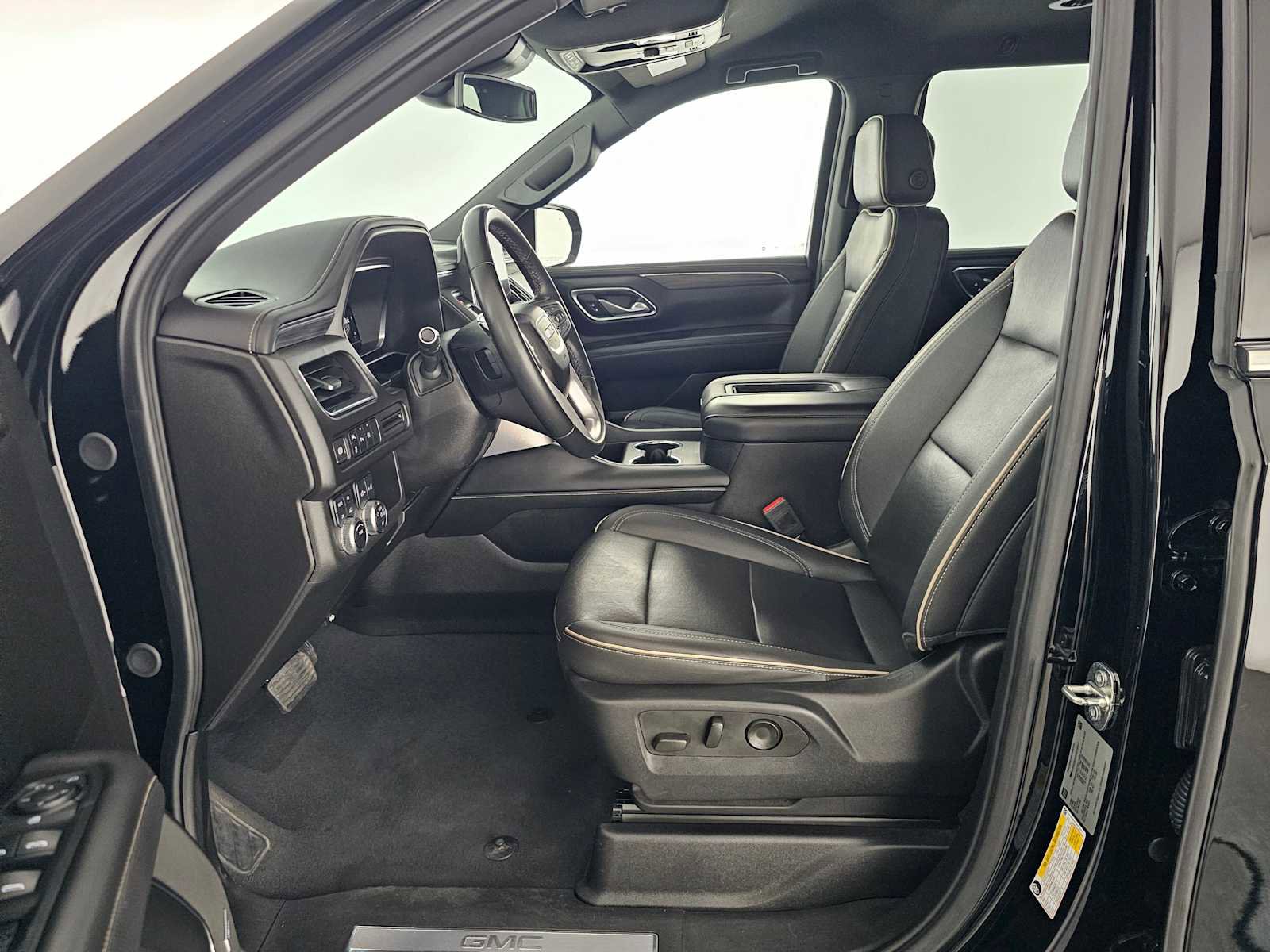 Used 2024 GMC Yukon SLT image 22