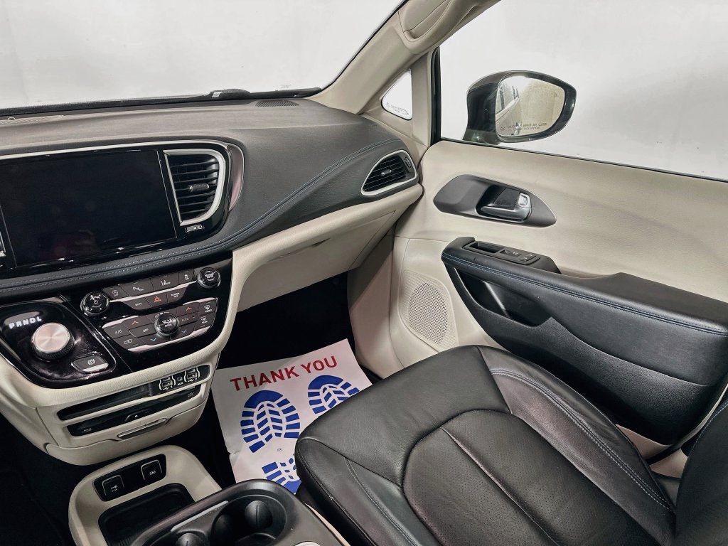 Certified 2021 Chrysler Pacifica Touring-L w/ Uconnect Theater Family Group AWD/4WD image 33