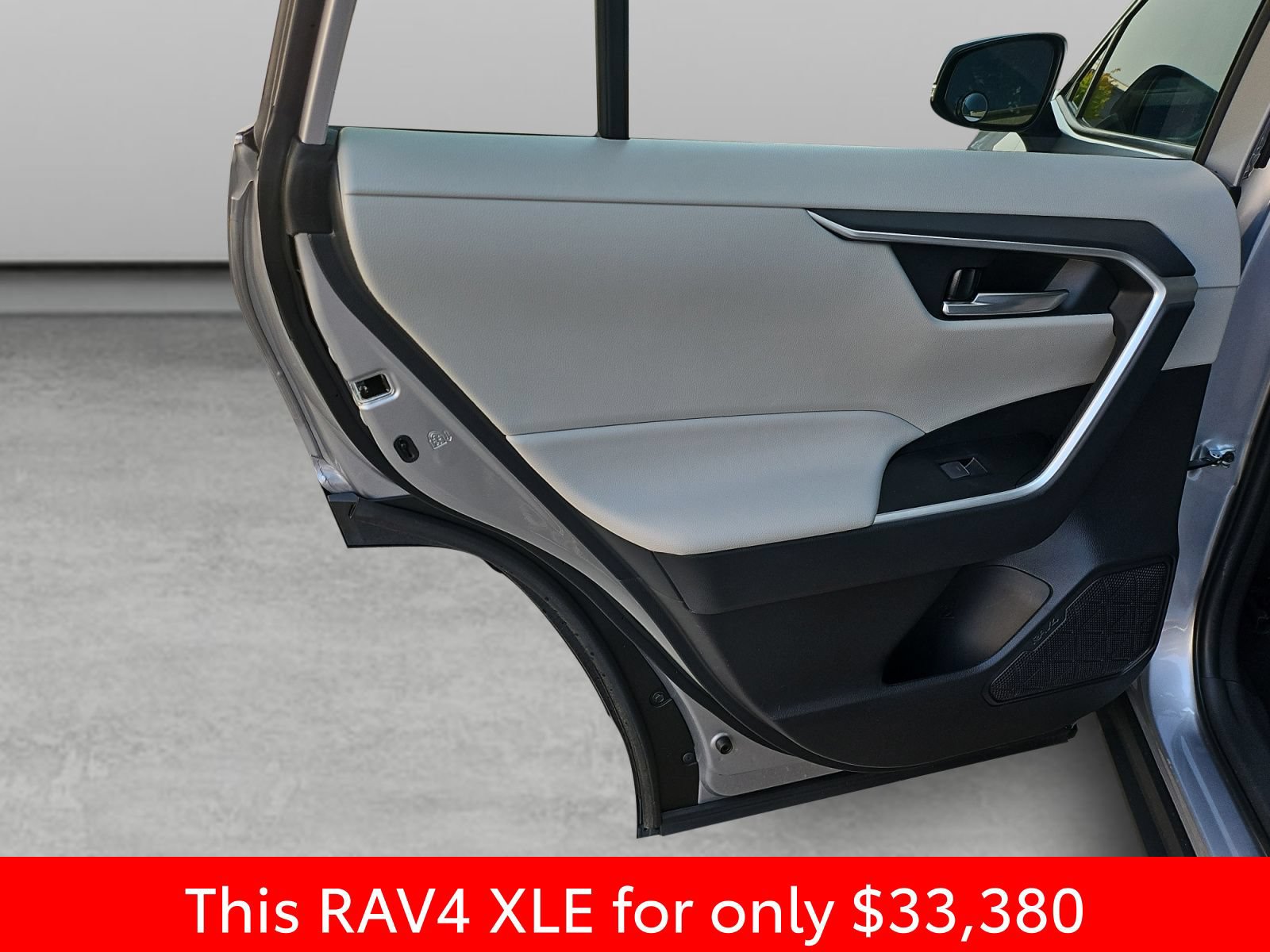 Used 2023 Toyota RAV4 XLE AWD/4WD image 35