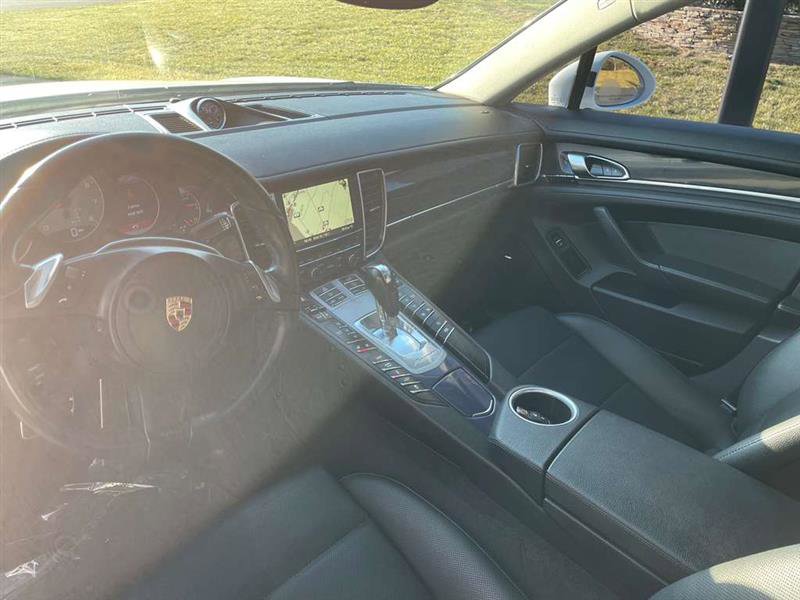 Used 2014 Porsche Panamera 4S image 16