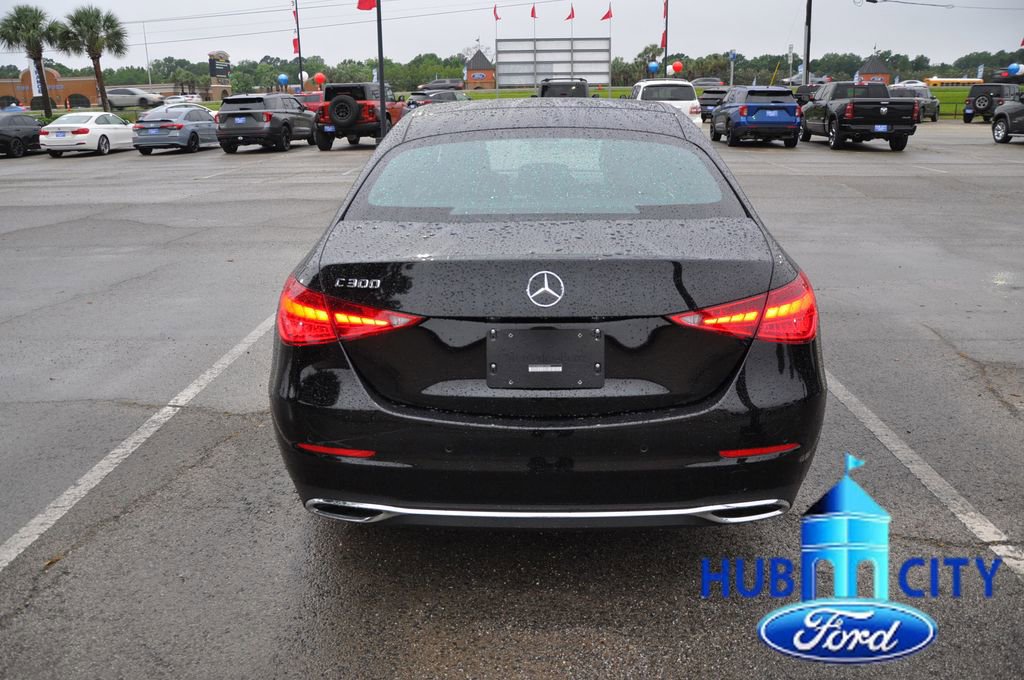 Used 2025 Mercedes-Benz C 300 Sedan image 4