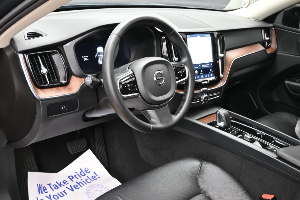 Used 2024 Volvo XC60 B5 Plus w/ Protection Package Premier AWD/4WD image 18