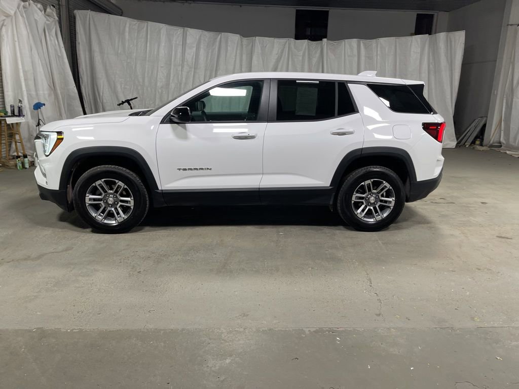 Used 2026 GMC Terrain Elevation FWD image 4