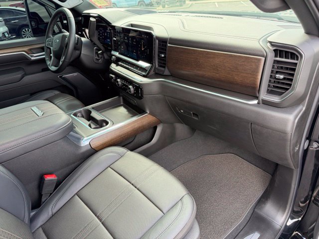 Certified 2026 Chevrolet Silverado 2500 High Country w/ High Country Premium Package AWD/4WD image 24