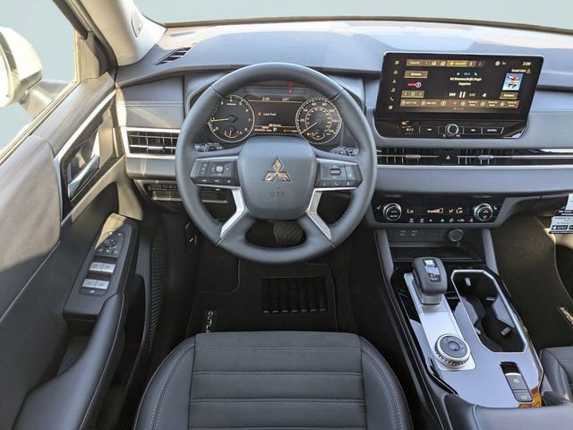 New 2026 Mitsubishi Outlander SE image 15