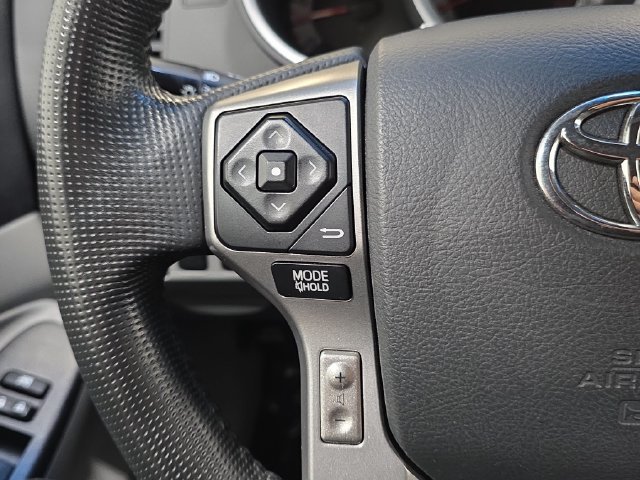 Used 2015 Toyota Tacoma 4x4 Double Cab w/ TRD Off-Road Package image 16