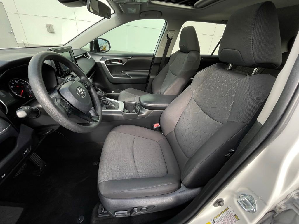 Used 2021 Toyota RAV4 XLE image 25