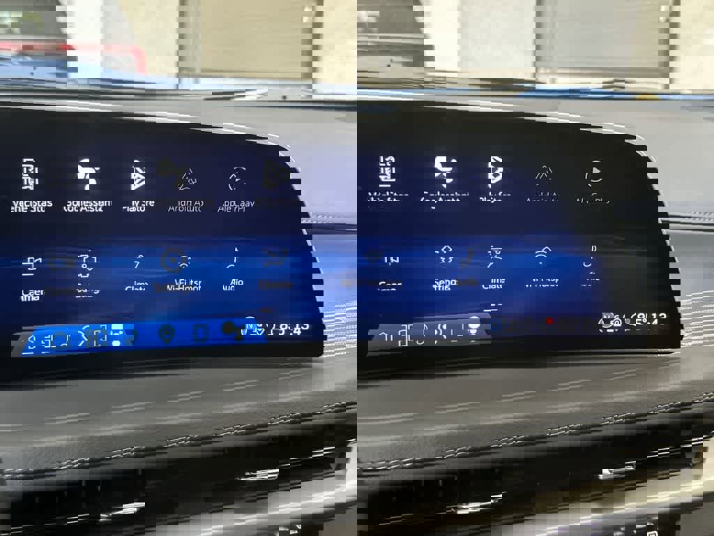 Used 2025 Cadillac XT4 Premium Luxury image 18