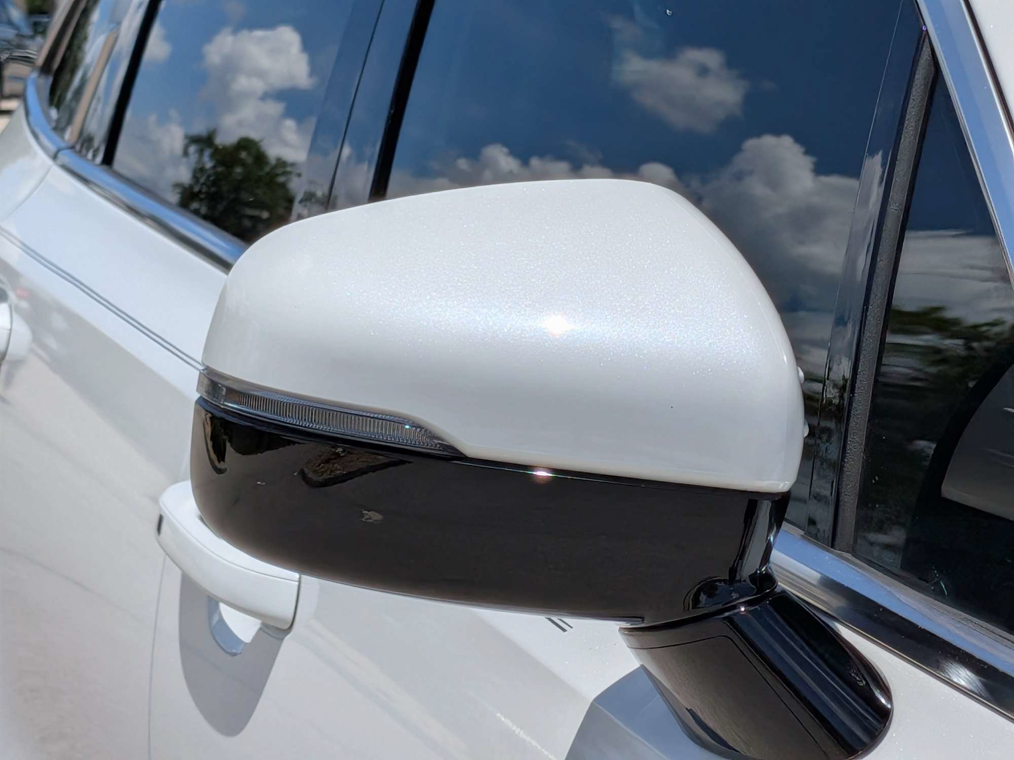 Certified 2025 Kia Sorento EX AWD/4WD image 12
