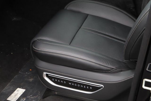New 2024 Jeep Grand Wagoneer L 4WD w/ Convenience Group III image 17